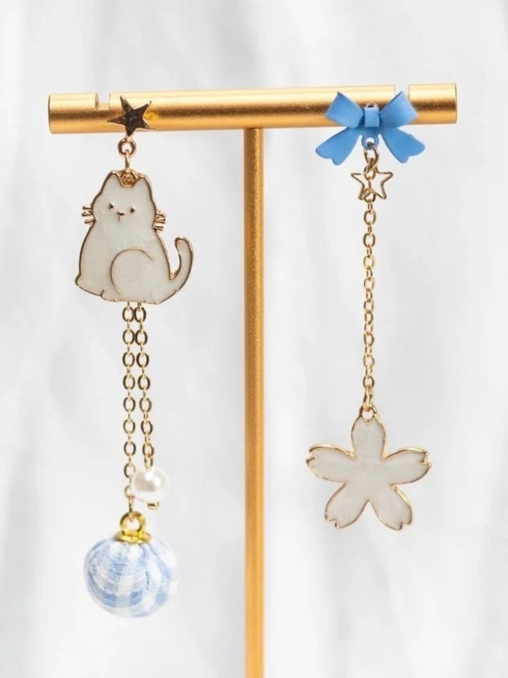 ✨Modcloth Elsie Cat Earrings